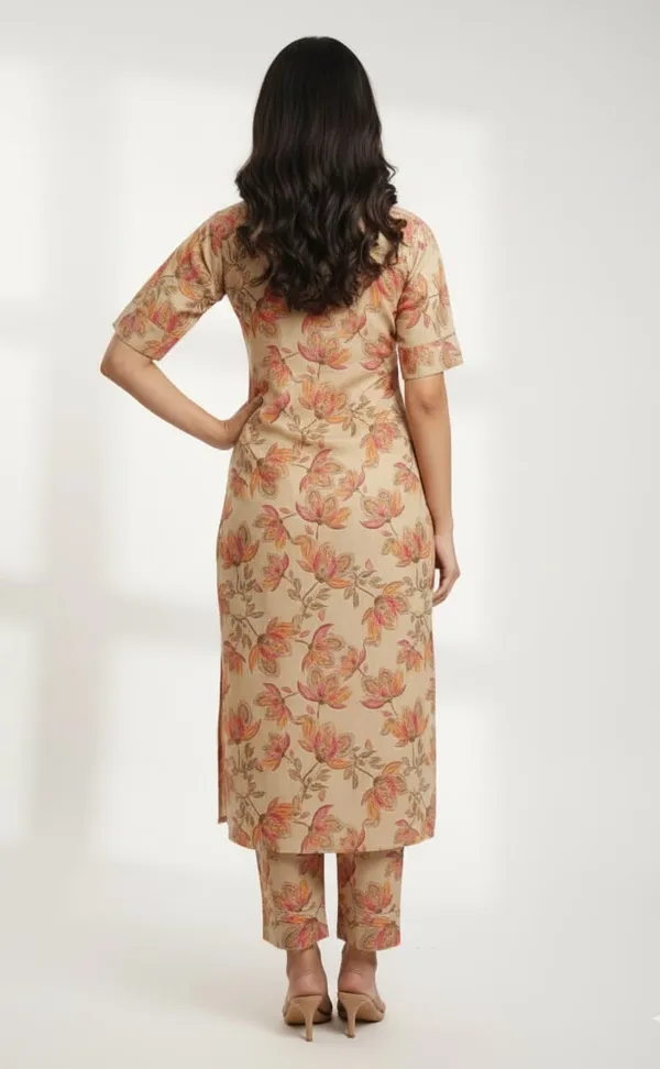 Women_Digital_Floral_Printed_Regular_Fit_Kurta_with_Matching_Trousers