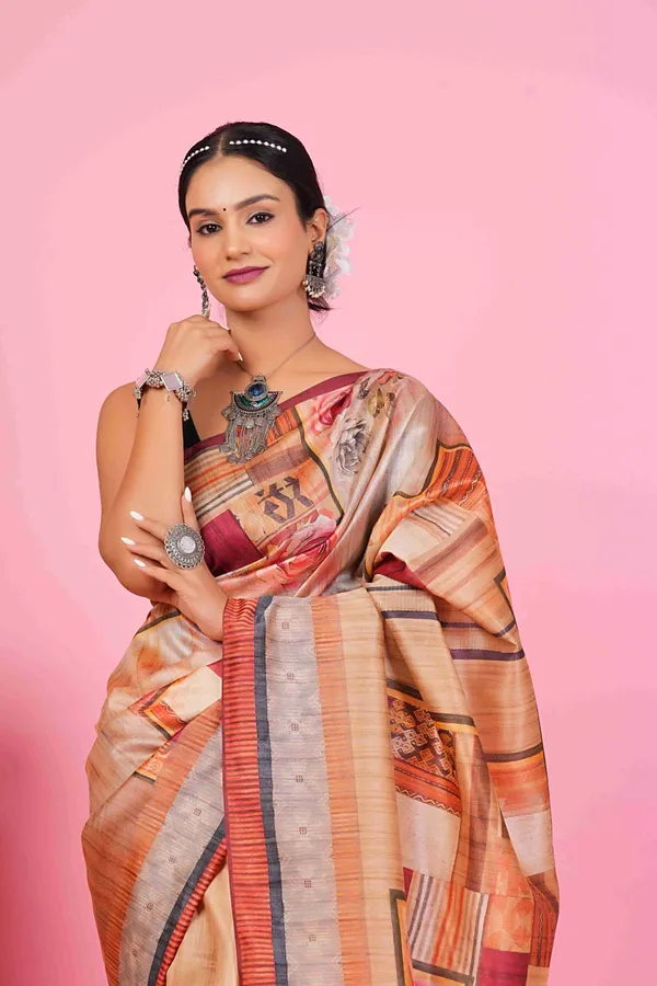 Women_Brown_Geometric_Printed_Saree_with_Blouse
