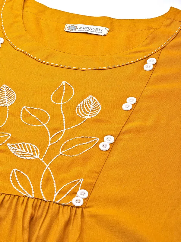 Yellow_Rayon_Kurta_For_Women