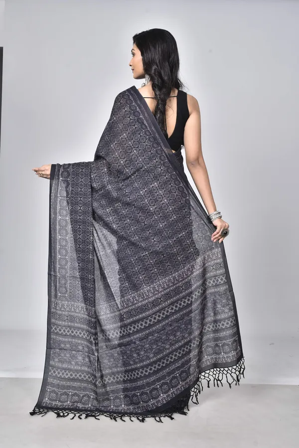 Black___Digital_Print_Cotton_Saree_For_Women