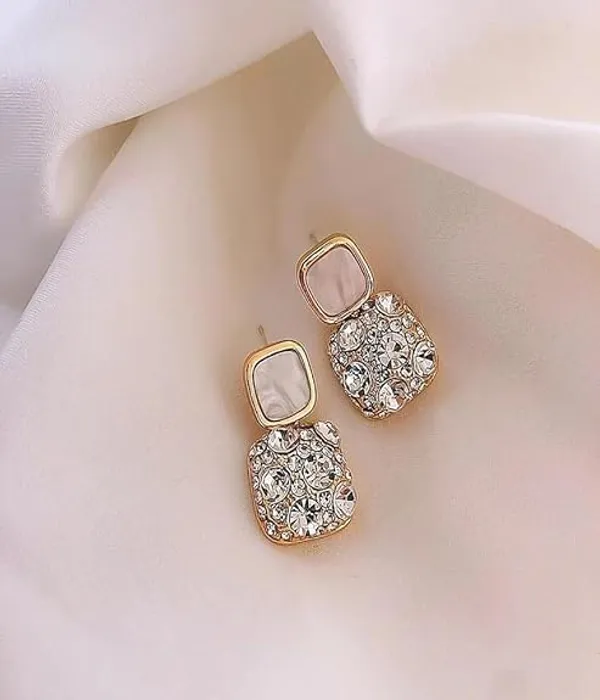 Off_White_And_Gold_Premium_Earrings__For_Women