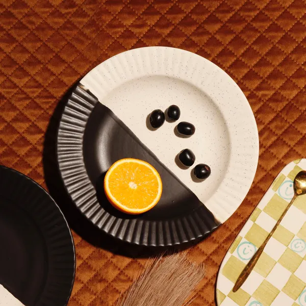 Set_Of_2_Black_&_White_Lead-Free_Ceramic_Pasta_Plates_For_Home_Improvement