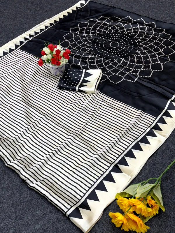 BLACK_AND_WHITE_LINING_SAREE_WITH_FLOWER_BINDI_PALLU