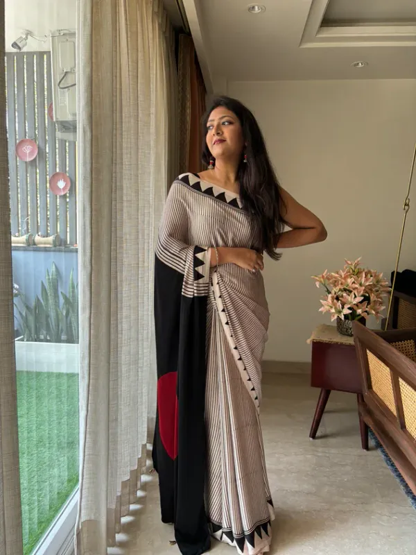 CREAM_COLOR_BLACK_PALLU_WITH_RED_BINDI_SEMI_MODAL_SILK_SAREE