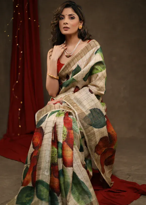 Cream_Saree_with_Delicate_Flower_Prints_–_Timeless_Grace