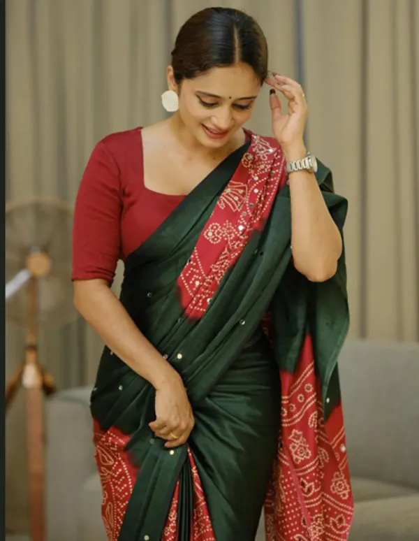 GREEN_RED_KASUMBO_MIRROR_SAREE