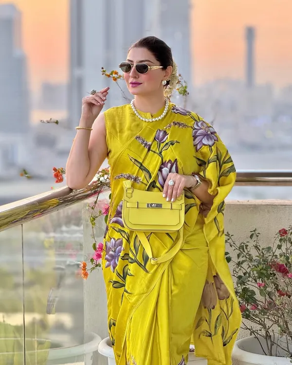 FABULASH_YELLOW_COLOR_FLOWER_SAREE