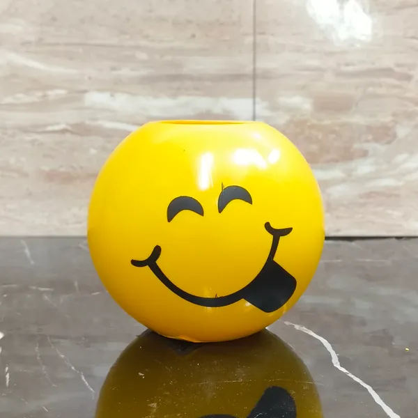 Pack_of_4_Emoji_Plastic_Flower_Vase_|_For_Home,_Garden_|_4.5_Inches