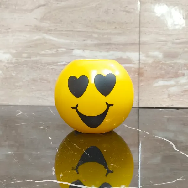 Pack_of_4_Emoji_Plastic_Flower_Vase_|_For_Home,_Garden_|_4.5_Inches