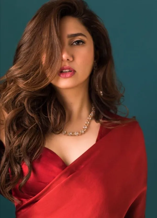Maroon_Satin_Silk_Saree_With_Blouse_Piece