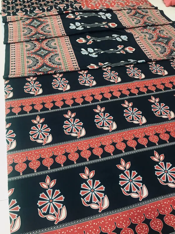 Exclusive_Black_And_Maroon_Linen_Saree_With_Blouse_Piece
