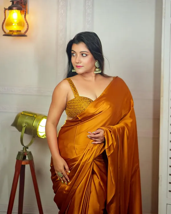 Mustard_Color_Satin_Silk_Saree_With_Blouse_Piece