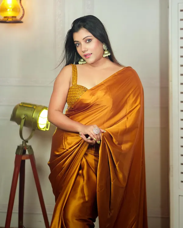Mustard_Color_Satin_Silk_Saree_With_Blouse_Piece