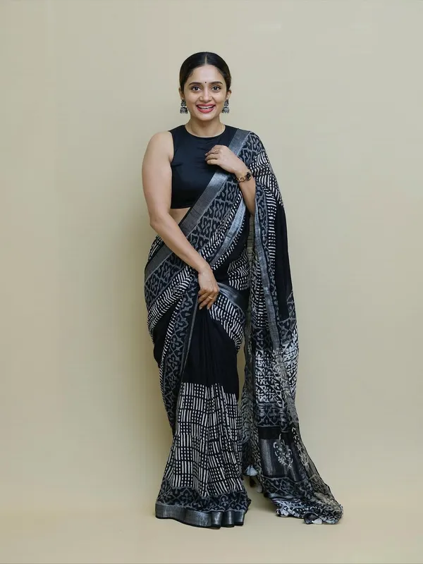 New_Pure_Western_Look_Silver_Patta_Linen_Saree