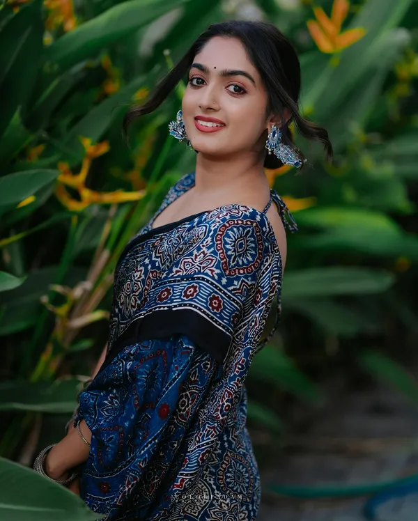 Navy_Blue_Printed_Ajrakh_Saree_With_Blouse_Piece_For_Women