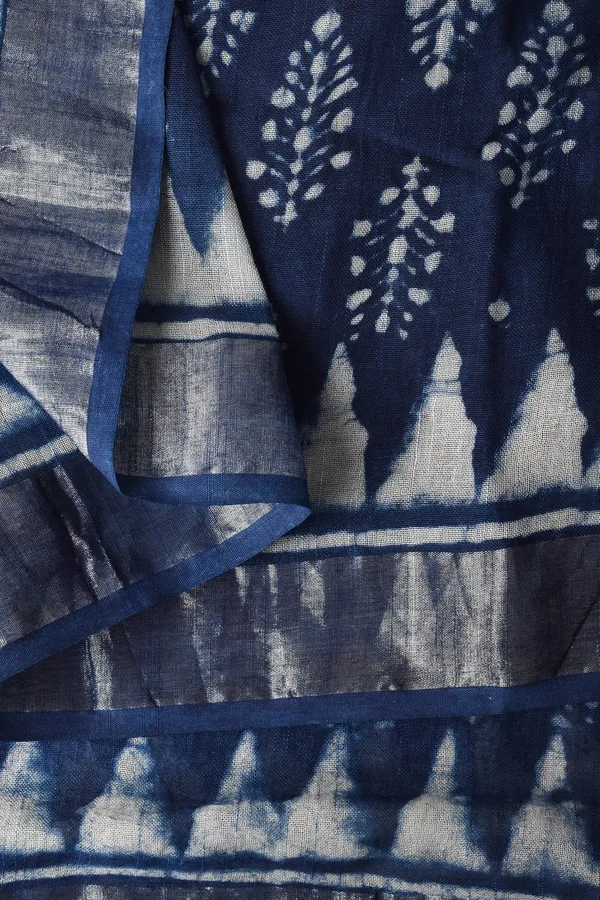 Indigo_Block_Digital_Print_Linen_Saree_With_Blouse_Piece