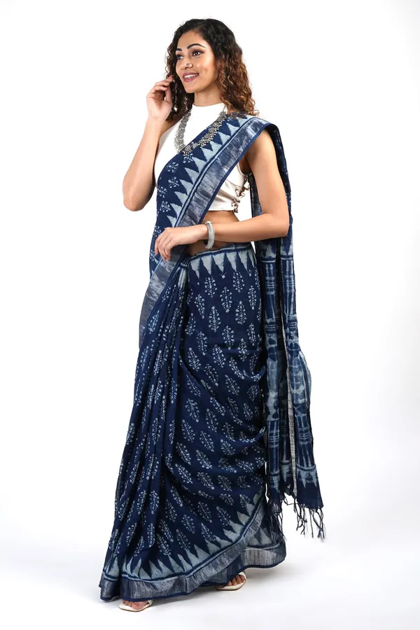 Indigo_Block_Digital_Print_Linen_Saree_With_Blouse_Piece