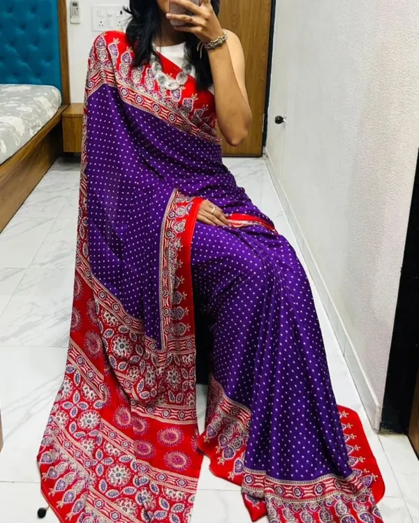 Semi_Gajji_Bandhni_Dot_Riss_Pallu_Ajrakh_Silk_Saree