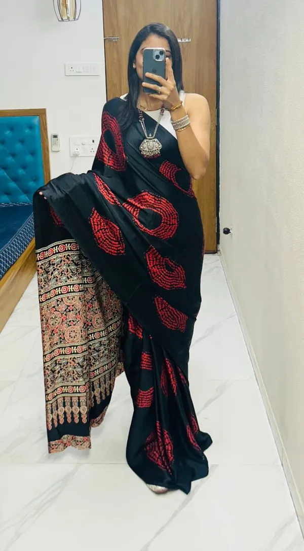 Semi_Gajji_Silk_Bandhni_Butta_Japan_Silk_Saree