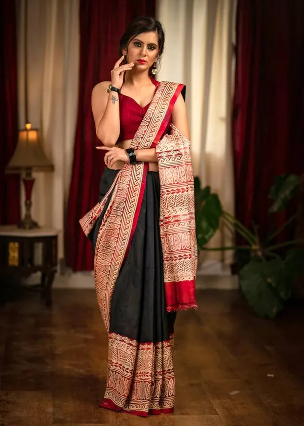 Black_And_Red_Linen_Saree_With_Unstitched_Blouse_Piece