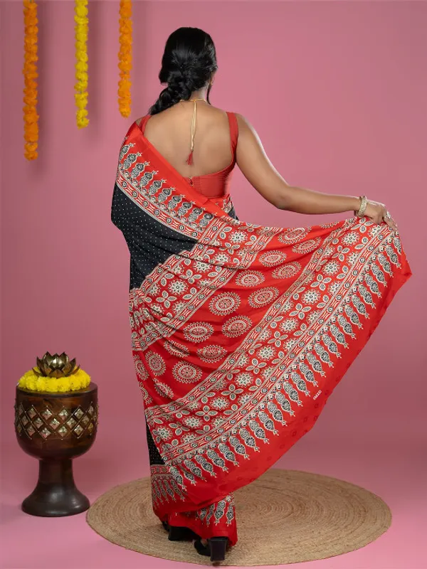 The_Grace_of_Tradition_gajji_aajrakh_silk_saree