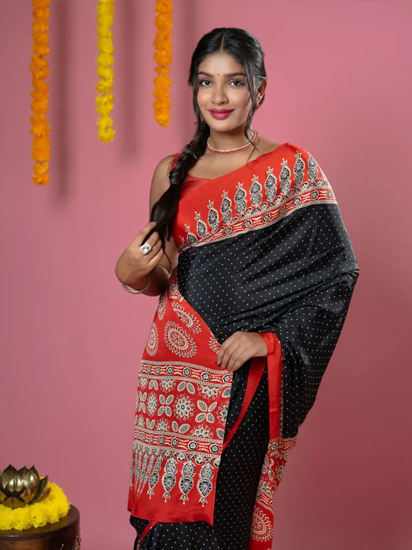 The_Grace_of_Tradition_gajji_aajrakh_silk_saree