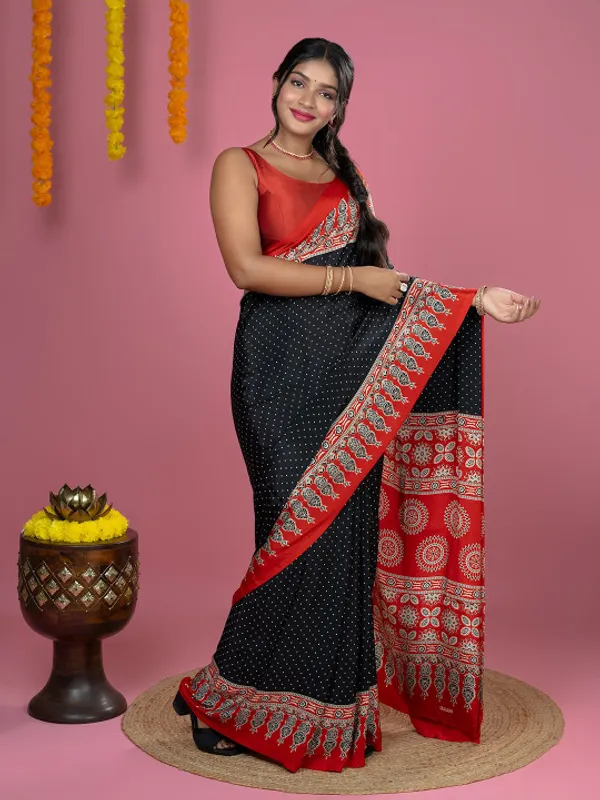 The_Grace_of_Tradition_gajji_aajrakh_silk_saree