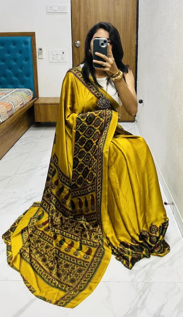 Semi_Pure_Gajji_Soft_Silk_Saree_With_Hand_Ajrakh_Designing
