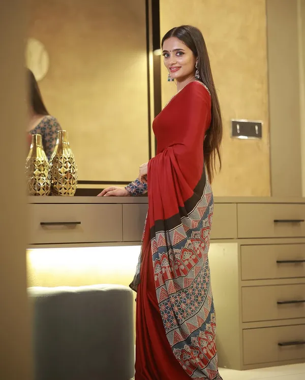 Pure_Modal_Silk_Maroon_silk_sree
