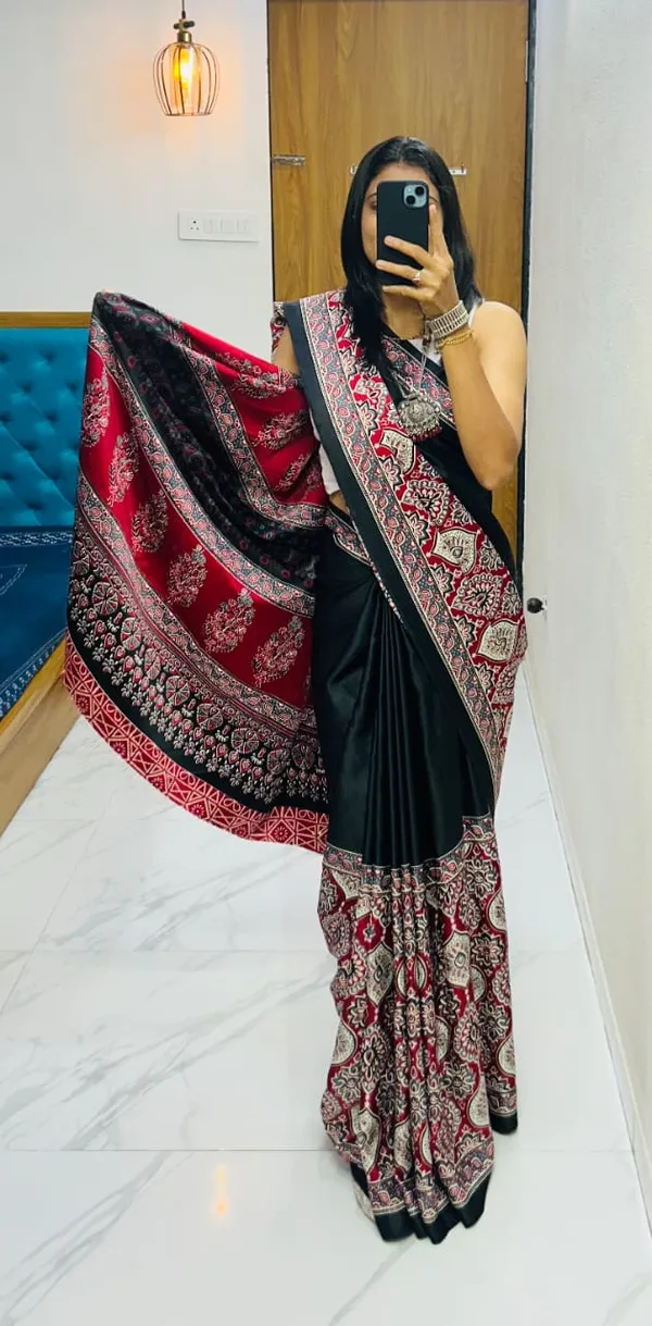 Black_And_Red_Ajarkh_Semmi_Gajji_Sfot_Pallu__Saree_With__Bloluse_Pis..