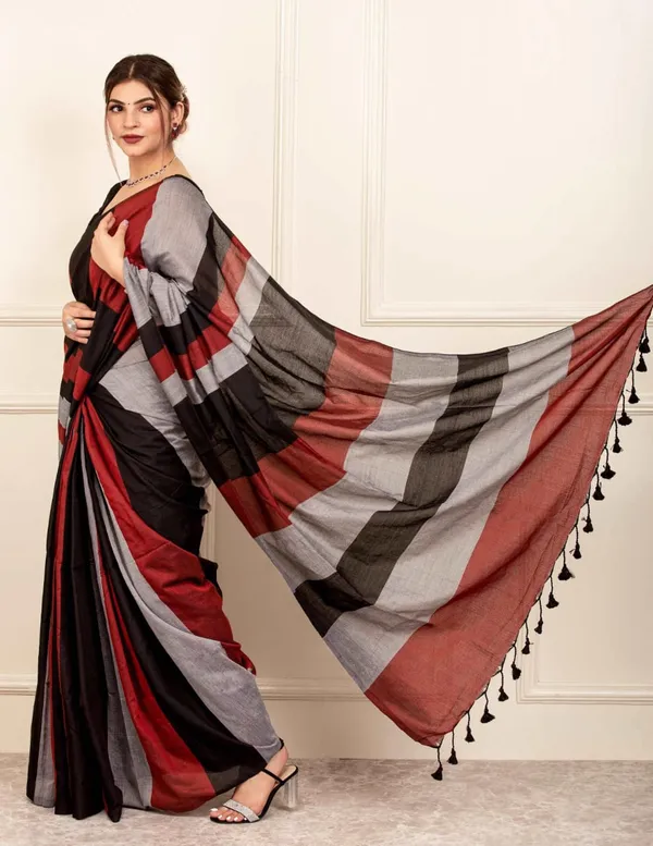 Black_Marron_Linen_Saree_With_Blouse_Piece