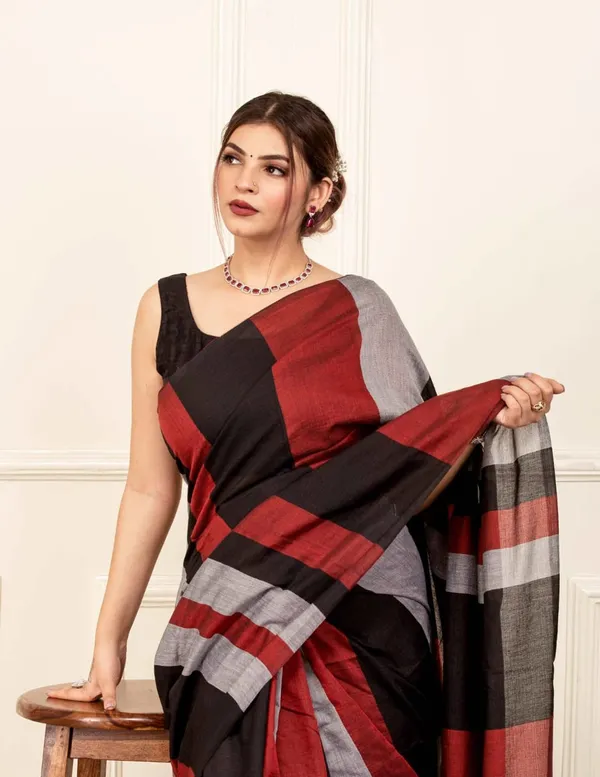 Black_Marron_Linen_Saree_With_Blouse_Piece