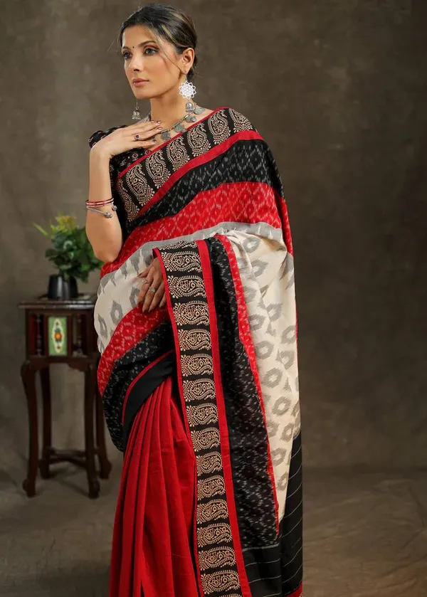 Fabulous_Red_And_White_Ajrakh_Linen_Saree_With_Blouse_Piece