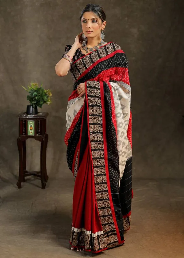 Fabulous_Red_And_White_Ajrakh_Linen_Saree_With_Blouse_Piece