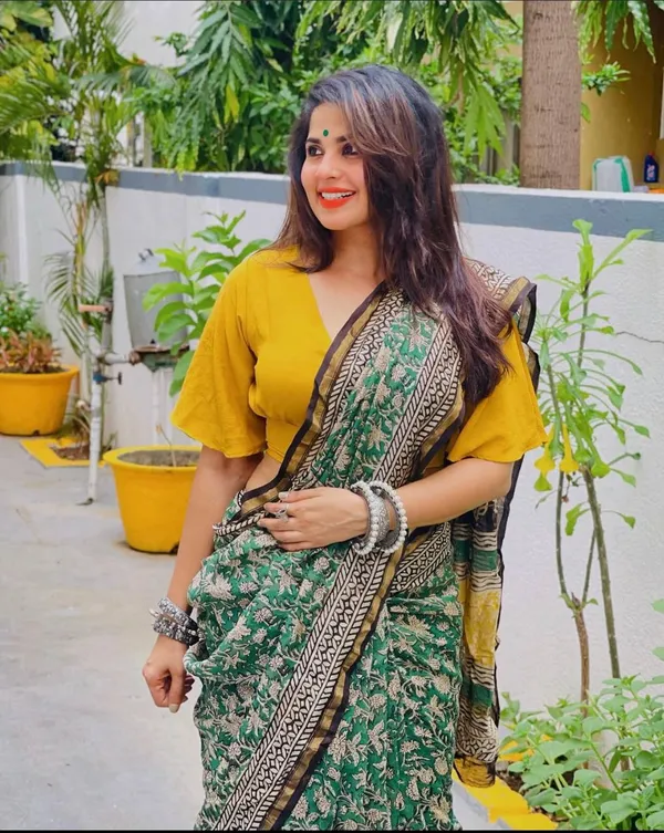 Kalamkari_Flower_Designing__Linen__Saree_With_Blouse_Piece