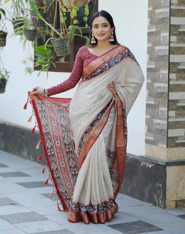 New_Trending__Kashmiri_Silk_Dolla_Patta__Saree_with_Blouse_Piece