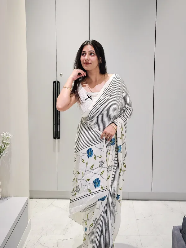 Black_And_White_Ajrkh__flow_Print_Saree_With_Blouse_Piece