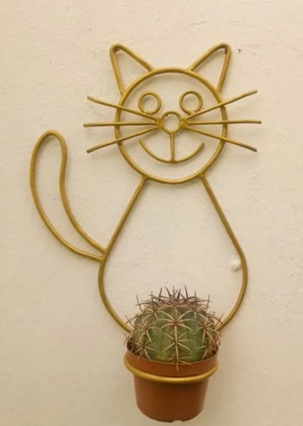 Black_Plant_Stand_With_Metal_Pot_Indoor_Plants,_Christmas_Plants,_Porch,_Hanging_Wall_Sculpture_Living_Room_(Cat_Gold)____10L_x_25W_x_30H_Centimeters