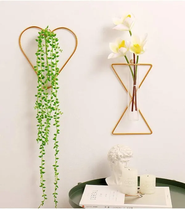 Gold_Wall_Vase_Hanging_Geometric_Metal_Vase_Hydroponic_Planter_Wall_Mounted_Glass_Tube_Bud_Vase_Decorative_For_Centerpieces_Wedding_Decoration_(Damru_1_Pcs)____17L_x_17W_x_20H_Centimeters