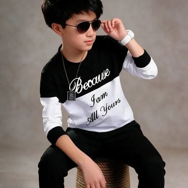 Black_Cotton_Blend_Regular_Graphic_Print_T-Shirt_For_Boys