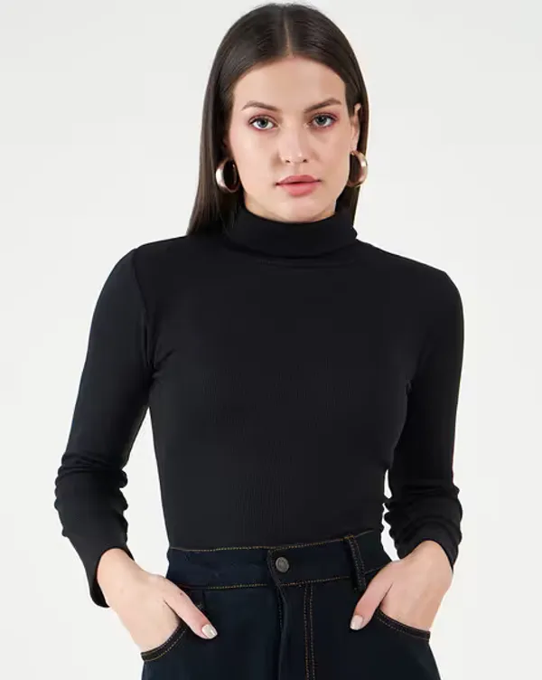 Black_White_Cotton_Slim_Fit_Turtleneck_Top_For_Women