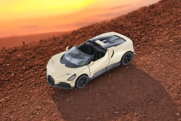 Kinsmart_Gold_Bugati_Mistral_Metal_1:36_Diecast_Model_Car_For