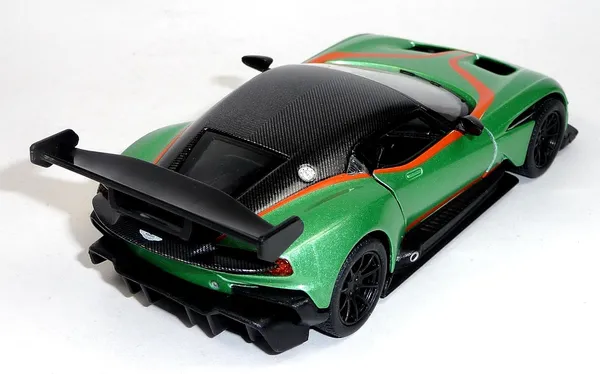 Kinsmart_Green_Aston_Martin_Vulcan_Metal_1:38_Diecast_Model_Car_For