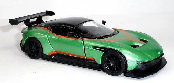 Kinsmart_Green_Aston_Martin_Vulcan_Metal_1:38_Diecast_Model_Car_For