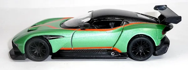 Kinsmart_Green_Aston_Martin_Vulcan_Metal_1:38_Diecast_Model_Car_For