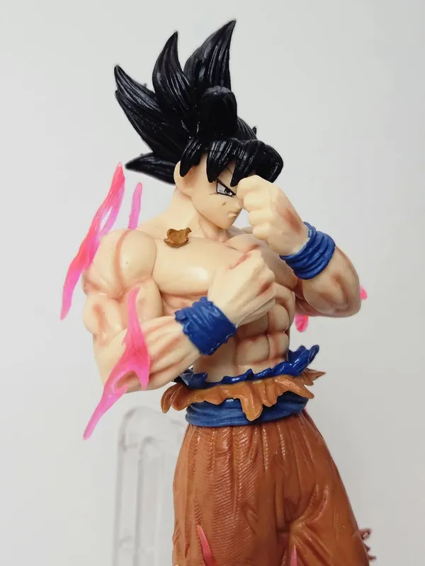 Dragon_Ball_Z_Goku_Action_Figure_-_22cm_PVC_Standing_Model_for_Office_Desk_&_Table_Display