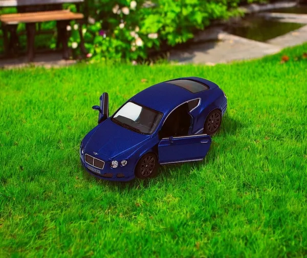 Kinsmart_Blue_2012_Bentley_Continental_Gt_Speed_Metal_1:38_Diecast_Model_Car_For