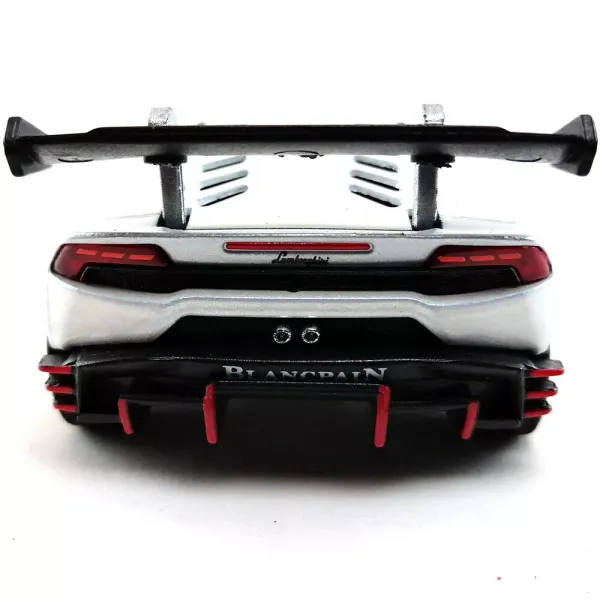 Kinsmart_White_Lamborghini_Huracan_Lp620_Metal_1:36_Diecast_Model_Car_For