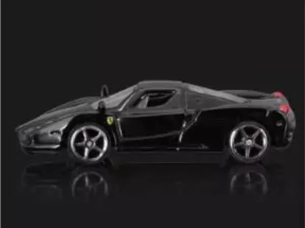 Bburago_1:64_Scale_Ferrari_Enzo_Ferrari_Diecast_Metal_Model_Car_�_Iconic_Race_Collection