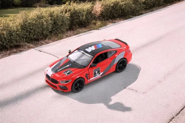 Kinsmart_Red_Bmw_M8_Competition_Coupe_Metal_1:38_Diecast_Model_Car_For